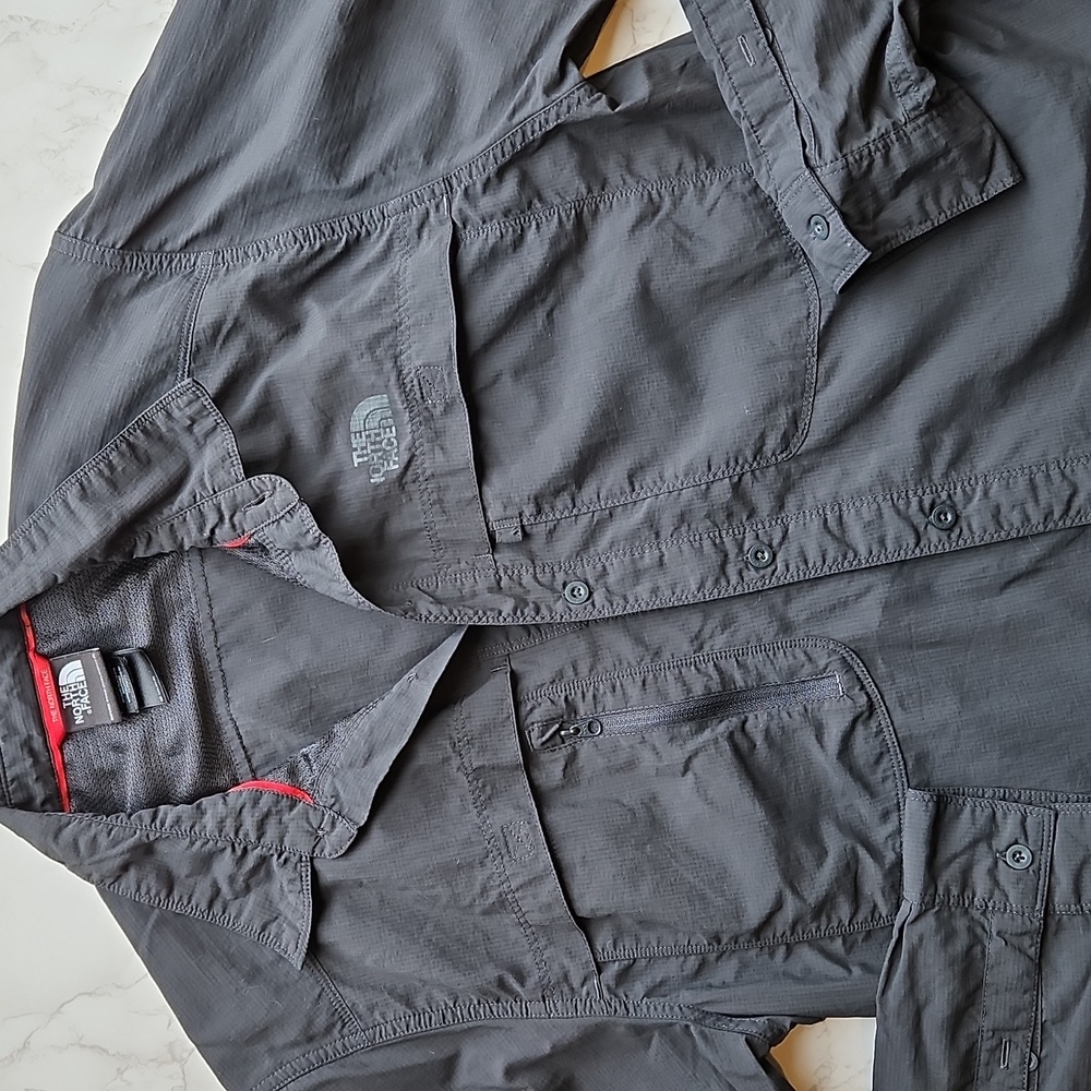 North Face Men's Dark Gray Outdoor Tech Shirt M